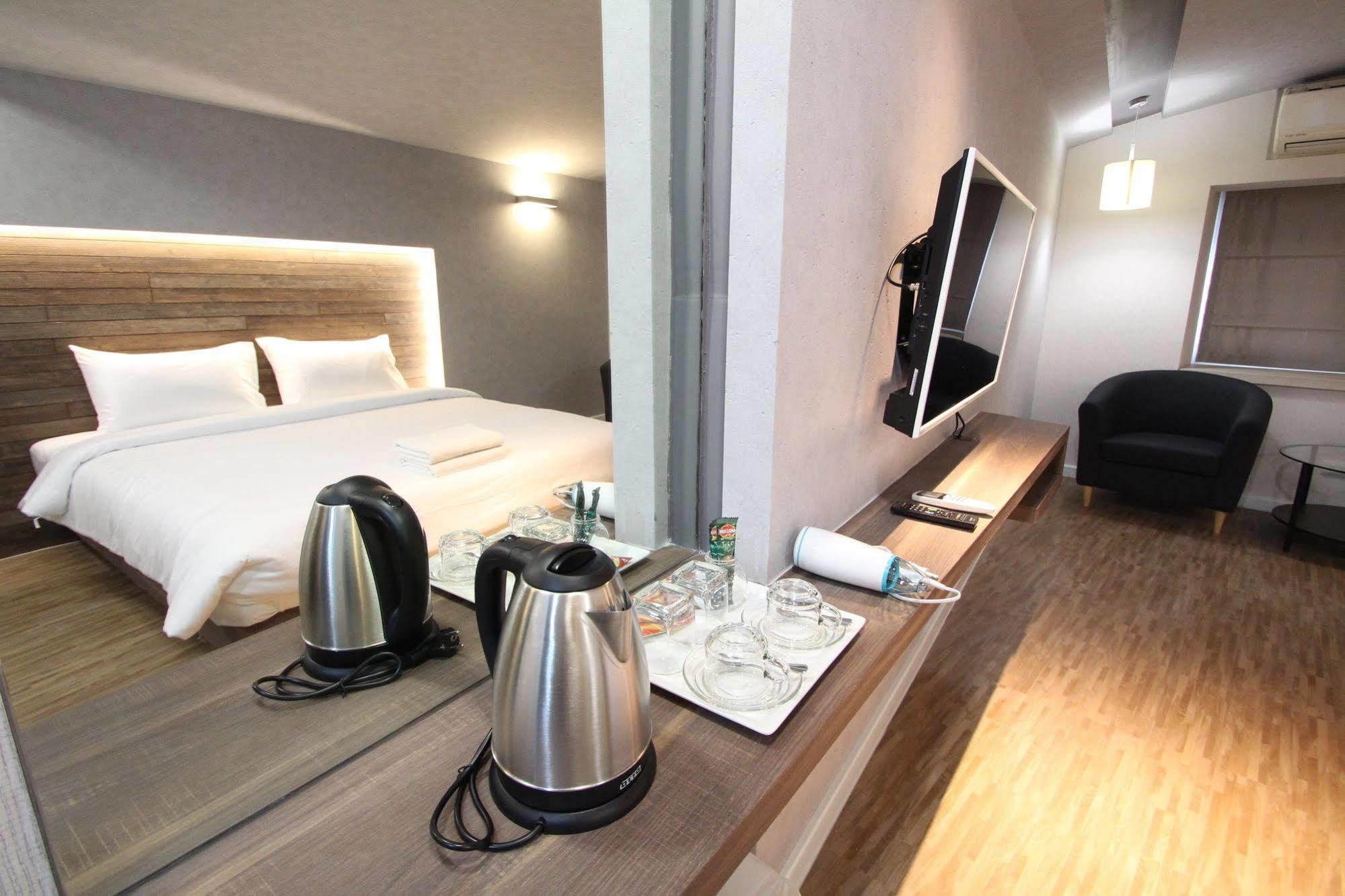 Preme Hostel Bangkok Ngoại thất bức ảnh