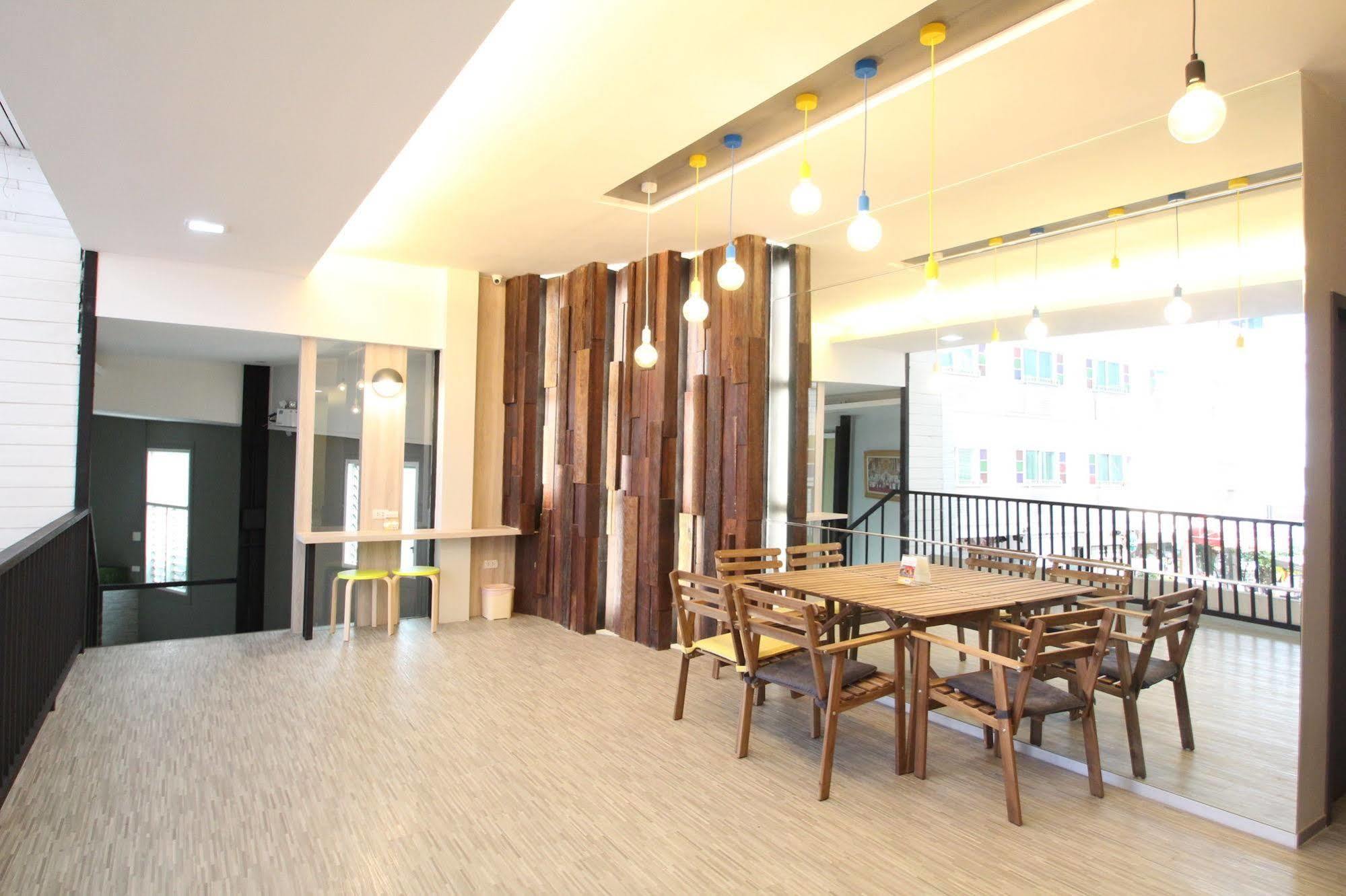Preme Hostel Bangkok Ngoại thất bức ảnh
